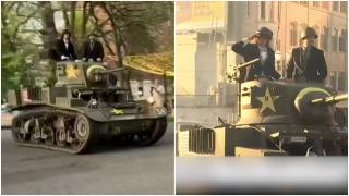 Doi elevi din SUA, intrare spectaculoasă la balul de absolvire. Au venit cu un tanc din Al Doilea Război Mondial. Cât i-a costat apariţia