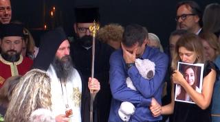 Momente sfâșietoare la înmormântarea fiicei de 13 ani a antrenorului de la SCM Zalău. Serbia e împietrită de durere
