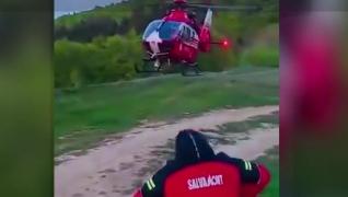 Turist rănit, recuperat de salvamontişti într-o localitate din Braşov. Bărbatul a fost transportat la spital cu elicopterul
