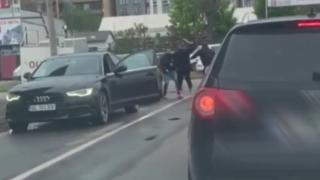 Atacatorul cu macetă din Galați, dat în consemn la frontieră. Polițiștii se tem că tânărul ar putea fugi din țară