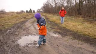 Georgiana şi Sorin au fugit de oraş pentru a-i salva viaţa lui Eric. Copilul a primit o nouă şansă la viaţă după ce părinţii s-au mutat în Livedea