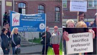 Protest în Piaţa Victoriei. Sunt aşteptaţi 15.000 de sindicalişti din educaţie care cer salarii mai mari: "Guvernul sacrifică profesorii!"