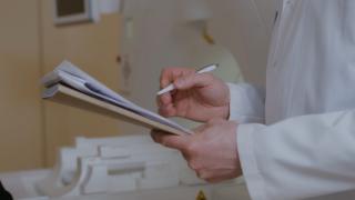 Un asistent medical de la Spitalul Militar ar fi sedat intenționat trei paciente. Procurorii au deschis un dosar penal pentru omor calificat