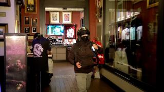 Cod roşu în comenzile online. Restaurantele fie nu mai acceptă comenzi, fie își pun clienții să le ridice singuri