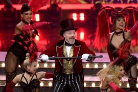 Moulin Rouge renunţă la un show controversat, în urma unor proteste de amploare