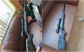 Un elev de șapte ani a intrat în școală cu o pușcă airsoft, în Constanța. Primele imagini cu arma