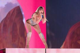 Preţul uluitor cu care un fan voia să vândă lentilele de contact purtate la un concert Taylor Swift