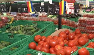 Legume româneşti pe rafturile marilor magazine? Guvernul susţine că a găsit rezolvarea, fermierii se plâng: "Soluţia nu e un nou samsar cu acte"