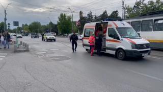 Tânără de 29 de ani, lovită de ambulanţă pe trecerea de pietoni, în Bucureşti. Şoferul autospecialei, testat cu aparatul etilotest