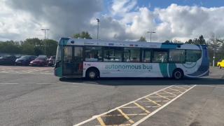 Autobuze fără şoferi, lansate în Scoţia. Pot să transporte pasagerii cu viteze de până la 80 km/h