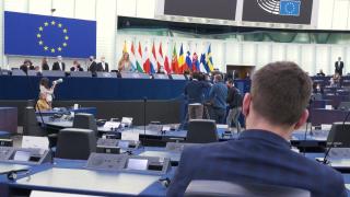 Când au loc alegerile europene. Românii îşi vor vota europarlamentarii