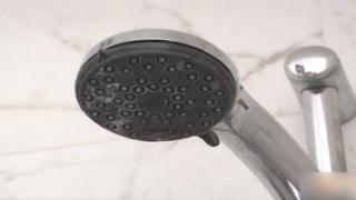 Alertă în Prahova. Apa de la robinete ar fi contaminată cu arsen. Localnicii, sfătuiţi să nu o bea