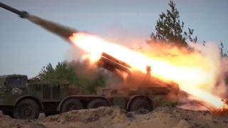 Explozii puternice la Kiev şi în alte 11 regiuni ucrainene, în timpul vizitei unui emisar chinez. Focarul luptelor terestre rămâne oraşul Bahmut