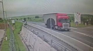 Accident filmat pe centura Lugojului. Șoferul ar fi adormit la volan
