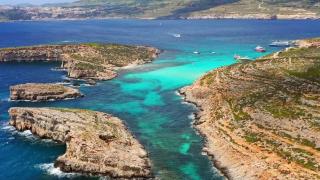 Câţi bani îşi pun deoparte românii pentru o vacanţă de 7 zile. Grecia şi Turcia, destinaţiile preferate