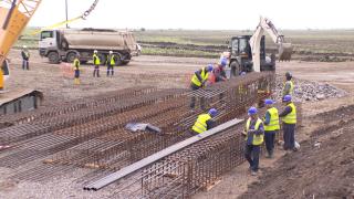 Suspiciuni de licitații trucate. Nouă firme de asfaltare s-ar fi înţeles să-şi împartă lucrările şi să ţină preţul sus: ce amenzi riscă