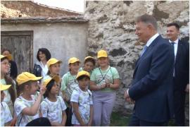 Iohannis, către elevii soţiei sale: "Vedeţi că până şi greva are ceva avantaje!" Cum comentează Carmen Iohannis greva profesorilor