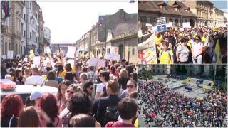 Greva profesorilor, ziua 6: Furioşi din cauza ultimei oferte primite, manifestanţii l-au ironizat pe preşedintele ţării. Şcolile rămân închise, iar protestele continuă