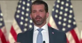 Cum l-a jignit Donald Trump Jr pe tatăl său, în timpul unei emisiuni online. Gafa colosală a strâns peste un milion de vizualizări