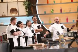 Caruselul gusturilor, la Chefi la cuțite: echipele fac un tur culinar aparte. Chef Scărlătescu, la capătul răbdării: ”Sunt plin de nervi. E cutremur în echipă azi!”