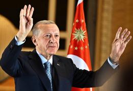 Povestea demnă de film a lui Erdogan. Născut într-o familie săracă, "sultanul" vindea limonadă și batoane de susan în tinerețe