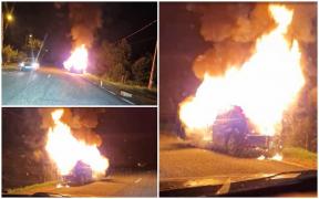 Maşină mistuită de flăcări, în Gori. Vâlvătaia a pornit în timp ce maşina se afla în mers