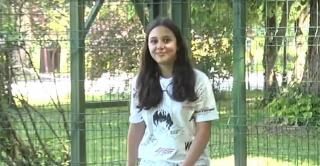 Povestea Isabelei, fetiţa al cărei viitor depinde de oamenii cu inimă mare. Are nevoie de o operaţie la spate extrem de costisitoare