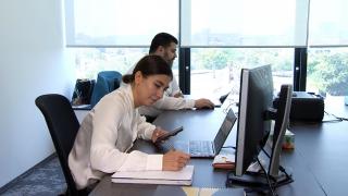 Meseriile în care salariile din România au ajuns cât în Franţa sau Germania. Atrag şi străini, care primesc chiar şi 7.000 de euro lunar