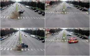 Momentul în care șoferul unui BMW doboară un semafor și distruge doi stâlpi, în Mehedinți, surprins de camere. Era beat, drogat și nu avea carnet