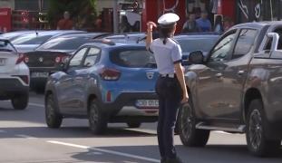 Mii de turişti, blocaţi în trafic la întoarcerea din vacanţă: "În mod normal sunt 35 de km, 40 de minute"
