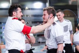 Chefi la Cuţite: Iustin Cîmpeanu a ieșit din competiție în locul lui George Borșaru. Diseară, echipele se întrec în mixuri de culori pentru un juriu alcătuit din pictori