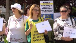 Angajaţii din Ministerul Educaţiei nu au avut timp să discute cu profesorii, spun sindicaliştii. Negocierile, întrerupte după două ore