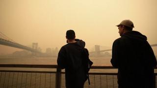 Explicaţiile din spatele "ceţii portocalii" care a cuprins New York-ul. Peisaje desprinse dintr-un film post-apocaliptic în cel mai mare oraş din SUA