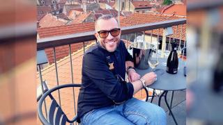 Ultimele imagini cu Stephan Pelger în viaţă. A ieşit la un local cu o prietenă şi la final a îmbrăţişat-o