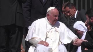 Papa Francisc a ieșit cu bine din operație. Suveranul Pontif începe recuperarea și nu va fi nevoit să-și anuleze vizitele apostolice