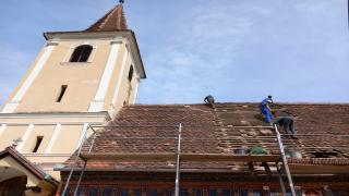 "Ambulanţa pentru Monumente", sute de voluntari se mobilizează pentru salvarea clădirilor de patrimoniu: "Înseamnă să dăruieşti timp, ceva ce nu poţi primi înapoi, lua înapoi"