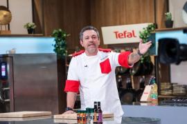 Ciocnirea amuletelor, diseară, la Chefi la cuțite: ce fac Chefii pentru a impresiona juriul alcătuit din distribuția serialului Lia