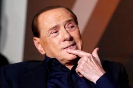 Controversele din viaţa lui Berlusconi: petrecerile "bunga-bunga", legăturile cu mafia şi momentul când a uitat de Angela Merkel