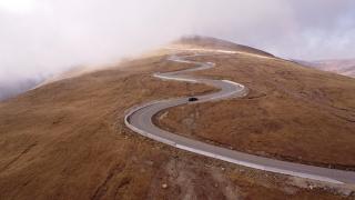 Transalpina, redeschisă traficului rutier. Condițiile în care se poate circula pe cel mai înalt drum din România