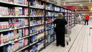 Lista alimentelor care vor avea preţul scăzut în perioada următoare. Acord temporar între Guvern şi magazine