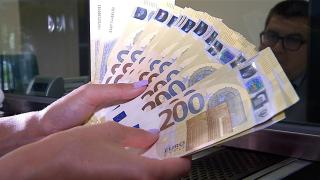 Euribor la 6 luni este de 37 de ori mai mare faţă de anul trecut. Scăderile, aşteptate peste doi ani: Cum ne afectează creşterea ratelor în euro