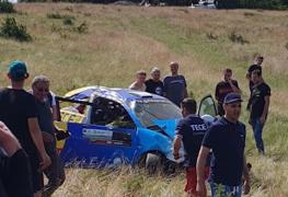 Accidente pe bandă la Raliul Maramureşului. Un pilot care concura dintr-un scaun cu rotile a ieşit de pe traseu, un altul a căzut într-o râpă de 8 metri