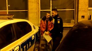 Tânărul care şi-a înscenat răpirea pentru a obţine bani de la mama lui, condamnat. I-a trimis un filmuleţ cu el legat