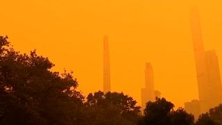 Norul de fum provocat de incendiile devastatoare din Canada ajunge în România. Anunţul meteorologilor