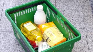 Document. Cum arată Ordonanța pentru stoparea creșterii prețurilor la alimente. Lista produselor. Amenzi de până la 2 milioane de lei