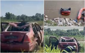 Tânăr de 19 ani, căutat de scafandri, după ce a plonjat cu maşina în râul Someş. Prietenul său de 18 ani a reuşit să iasă la timp