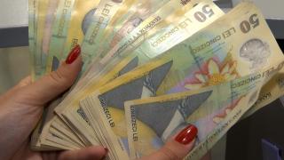 Românii care ar putea avea salariile tăiate din toamna. Măsura prin care Guvernul încearcă să reducă deficitul bugetar