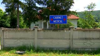 Dispensare în sate uitate de lume. Bătrânii rămăşi prin cătunele României nu vor mai fi obligaţi să meargă chiar şi 40 de kilometri pe jos