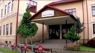 "Eşti o panaramă de om!". Zeci de elevi jigniţi şi terorizaţi de o profesoară, în Sighet. În trecut, un elev ar fi încercat să se sinucidă de teamă că nu va intra în BAC