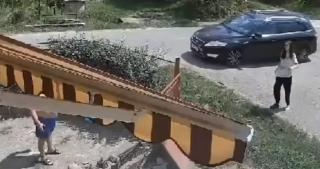 Fată de 15 ani, accident cu mașina furată de la unchiul ei. Polițiștii i-au deschis un dosar penal